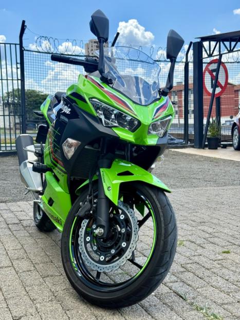 KAWASAKI Ninja 400 , Foto 11
