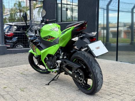 KAWASAKI Ninja 400 , Foto 12