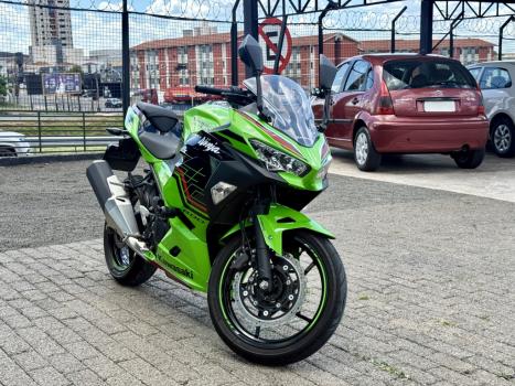 KAWASAKI Ninja 400 , Foto 3
