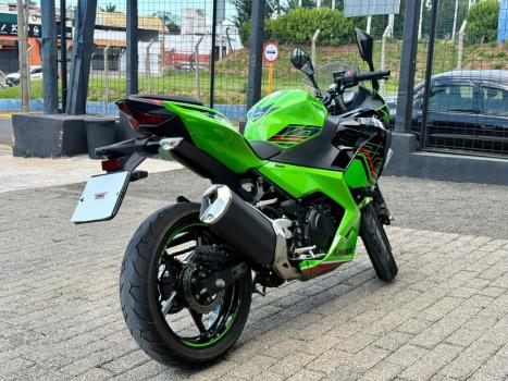 KAWASAKI Ninja 400 , Foto 2