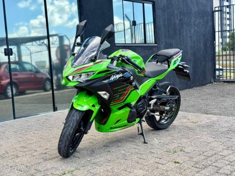 KAWASAKI Ninja 400 , Foto 3