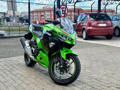 KAWASAKI Ninja 400 , Foto 9