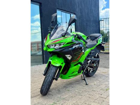 KAWASAKI Ninja 400 , Foto 13
