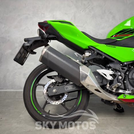KAWASAKI Ninja 400 , Foto 2