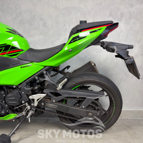 KAWASAKI Ninja 400 , Foto 13