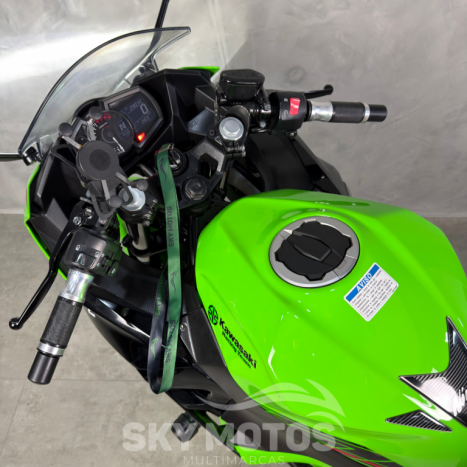 KAWASAKI Ninja 400 , Foto 8