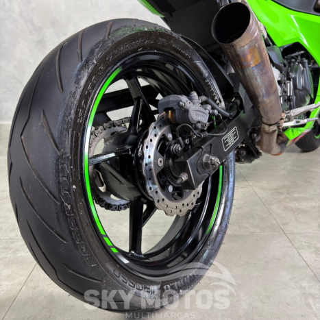 KAWASAKI Ninja 400 , Foto 13
