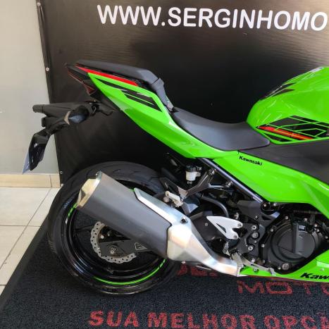 KAWASAKI Ninja 400 , Foto 3