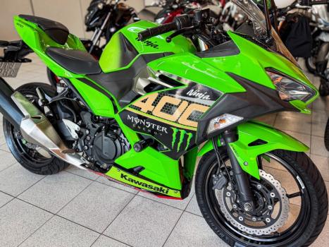 KAWASAKI Ninja 400 , Foto 3