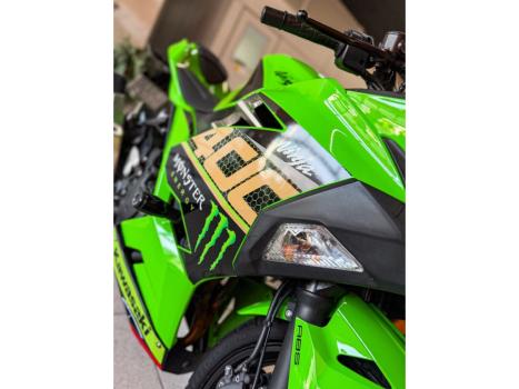 KAWASAKI Ninja 400 , Foto 10
