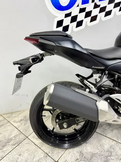 KAWASAKI Ninja 500 , Foto 4