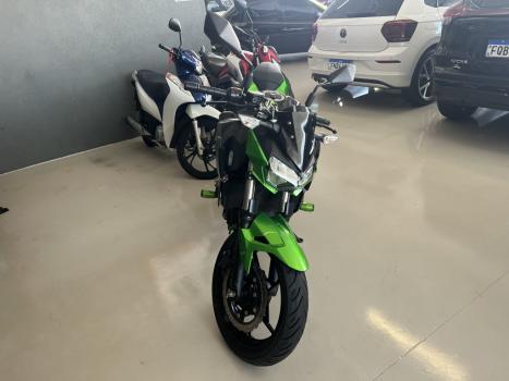 KAWASAKI Z 400 ABS, Foto 2