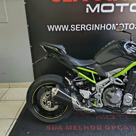 KAWASAKI Z 900 RS, Foto 4