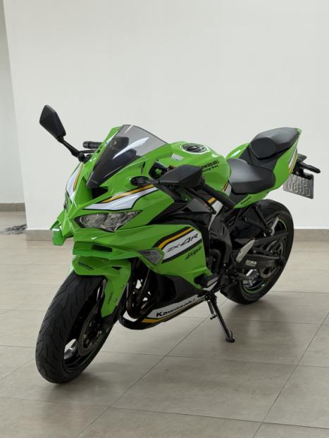 KAWASAKI ZX-4R , Foto 4