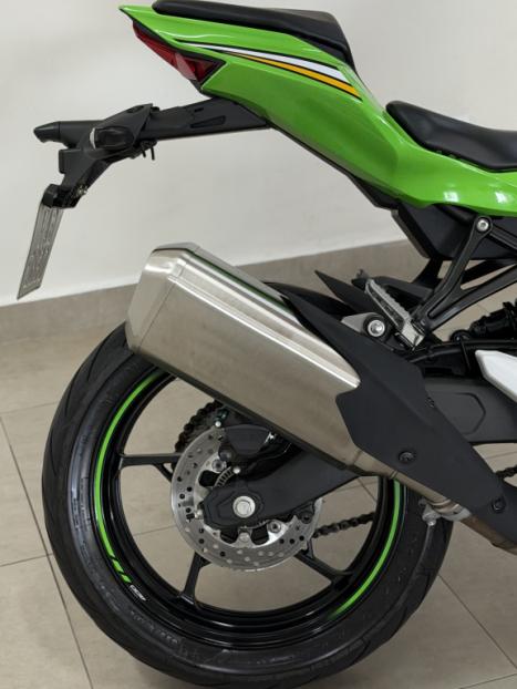 KAWASAKI ZX-4R , Foto 6