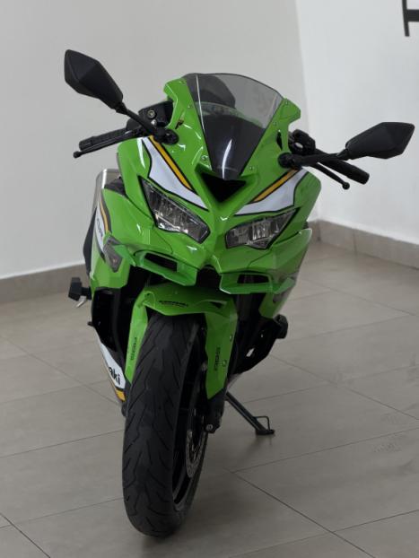 KAWASAKI ZX-4R , Foto 8