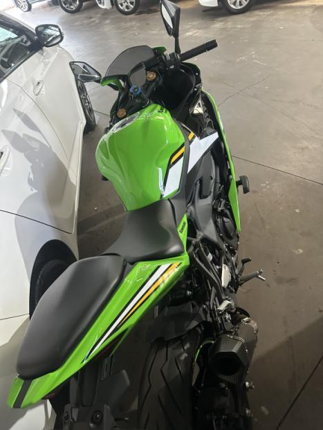 KAWASAKI ZX-4R , Foto 4