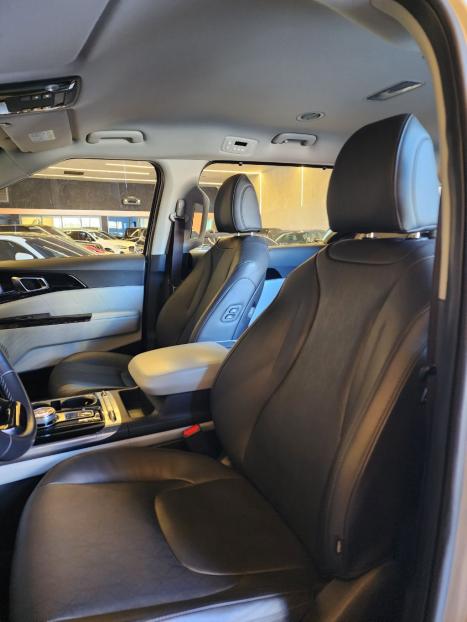 KIA Carnival 3.5 V6 4P EX, Foto 7
