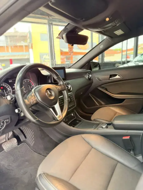 MERCEDES-BENZ A 200 1.6 16V 4P TURBO URBAN AUTOMTICO, Foto 1