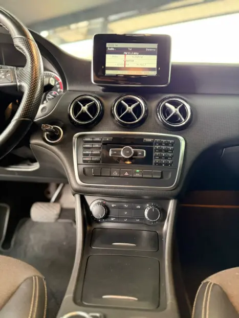 MERCEDES-BENZ A 200 1.6 16V 4P TURBO URBAN AUTOMTICO, Foto 2