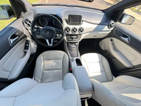 MERCEDES-BENZ B 200 1.6 4P SPORT TURBO AUTOM�TICO, Foto 3