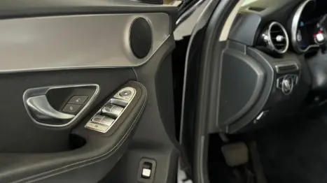 MERCEDES-BENZ C 180 1.6 16V 4P CGI AVANTGARDE TURBO AUTOMÁTICO, Foto 4 MERCEDES-BENZ C 180 1.6 16V 4P CGI AVANTGARDE TURBO AUTOMÁTICO, Foto 4