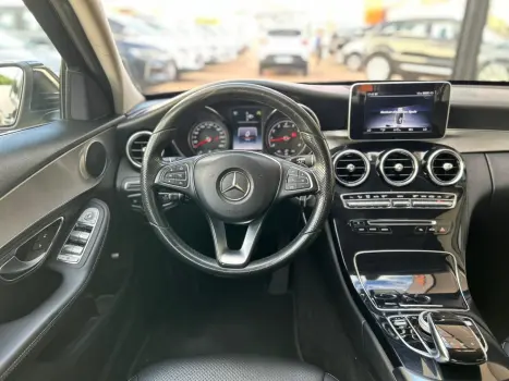 MERCEDES-BENZ C 180 1.6 16V 4P CGI AVANTGARDE TURBO AUTOMÁTICO, Foto 11 MERCEDES-BENZ C 180 1.6 16V 4P CGI AVANTGARDE TURBO AUTOMÁTICO, Foto 11