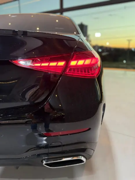 MERCEDES-BENZ C 300 2.0 16V 4P EQ BOOST TURBO H�BRIDO AMG LINE 9G-TRONIC AUTOM�TICO, Foto 11