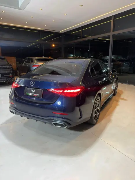 MERCEDES-BENZ C 300 2.0 16V 4P EQ BOOST TURBO H�BRIDO AMG LINE 9G-TRONIC AUTOM�TICO, Foto 4