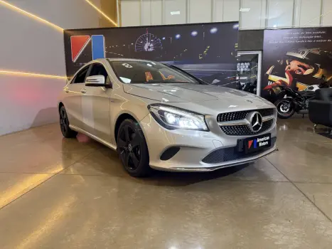 MERCEDES-BENZ CLA 180 1.6 16V 4P CGI TURBO 7G-TRONIC DCT AUTOMÁTICO, Foto 3 MERCEDES-BENZ CLA 180 1.6 16V 4P CGI TURBO 7G-TRONIC DCT AUTOMÁTICO, Foto 3