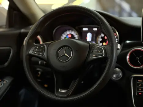 MERCEDES-BENZ CLA 180 1.6 16V 4P CGI TURBO 7G-TRONIC DCT AUTOMÁTICO, Foto 13 MERCEDES-BENZ CLA 180 1.6 16V 4P CGI TURBO 7G-TRONIC DCT AUTOMÁTICO, Foto 13