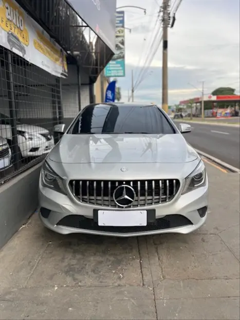 MERCEDES-BENZ CLA 200 1.6 16V 4P URBAN AUTOMTICO, Foto 2