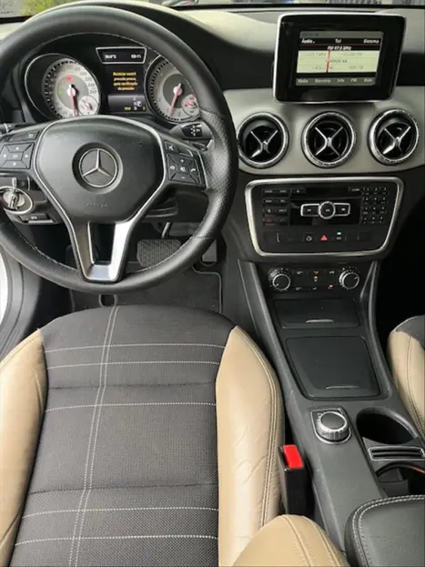 MERCEDES-BENZ CLA 200 1.6 16V 4P URBAN AUTOMTICO, Foto 8