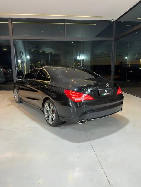 MERCEDES-BENZ CLA 200 1.6 16V 4P URBAN AUTOM�TICO, Foto 5