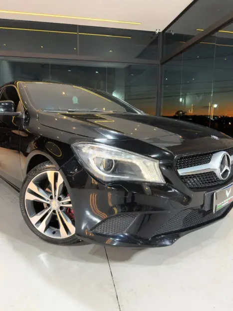 MERCEDES-BENZ CLA 200 1.6 16V 4P URBAN AUTOM�TICO, Foto 6