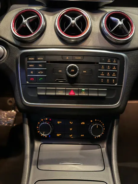 MERCEDES-BENZ CLA 200 1.6 16V 4P URBAN AUTOM�TICO, Foto 16