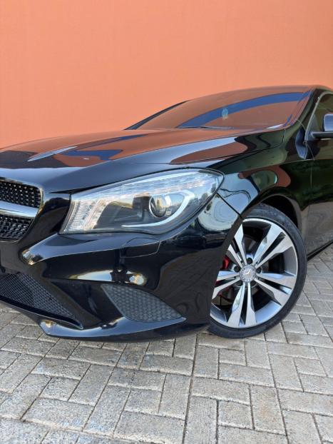 MERCEDES-BENZ CLA 200 1.6 16V 4P URBAN AUTOM�TICO, Foto 2