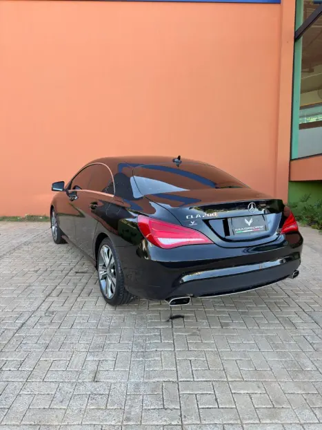 MERCEDES-BENZ CLA 200 1.6 16V 4P URBAN AUTOM�TICO, Foto 9