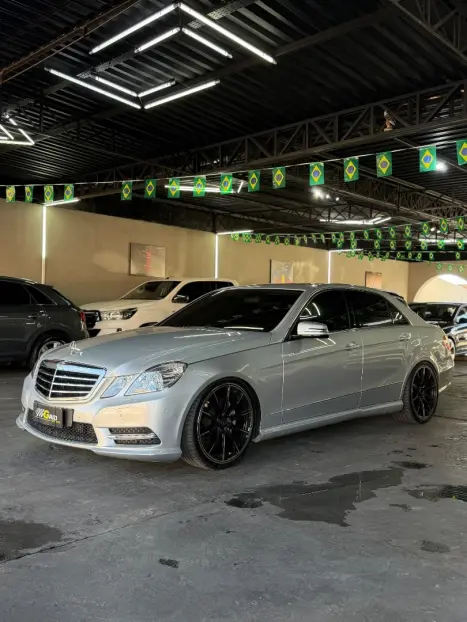 MERCEDES-BENZ E 250 1.8 16V 4P CGI AVANTGARDE AUTOM�TICO, Foto 2