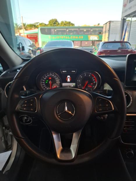 MERCEDES-BENZ GLA 200 1.6 16V 4P FLEX CGI STYLE TURBO AUTOMTICO, Foto 17
