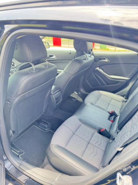 MERCEDES-BENZ GLA 200 1.6 16V 4P FLEX CGI STYLE TURBO AUTOMTICO, Foto 4