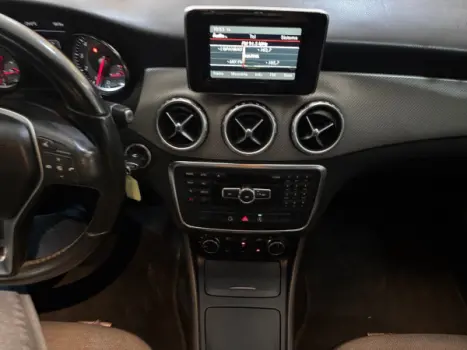 MERCEDES-BENZ GLA 200 1.6 16V 4P FLEX CGI ADVANCE TURBO AUTOM�TICO, Foto 15