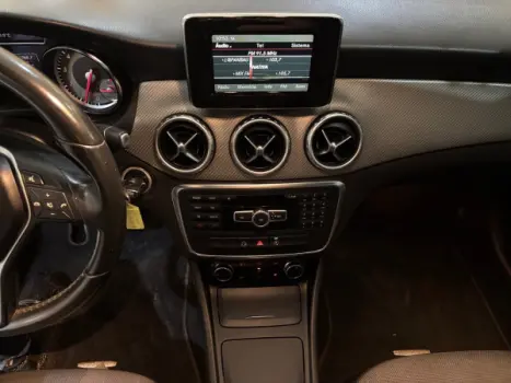 MERCEDES-BENZ GLA 200 1.6 16V 4P FLEX CGI ADVANCE TURBO AUTOM�TICO, Foto 16