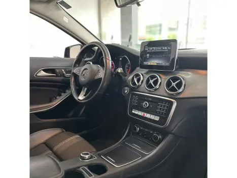 MERCEDES-BENZ GLA 200 1.6 16V 4P CGI ADVANCE TURBO AUTOM�TICO, Foto 2