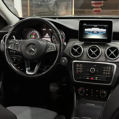 MERCEDES-BENZ GLA 200 1.6 16V 4P CGI STYLE TURBO AUTOM�TICO, Foto 2
