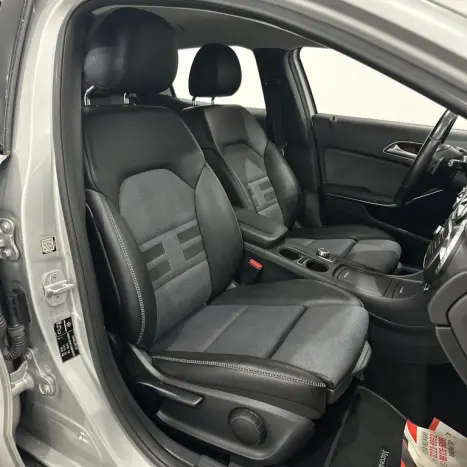 MERCEDES-BENZ GLA 200 1.6 16V 4P CGI STYLE TURBO AUTOM�TICO, Foto 4