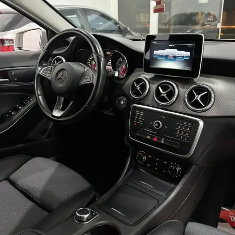 MERCEDES-BENZ GLA 200 1.6 16V 4P CGI STYLE TURBO AUTOM�TICO, Foto 17