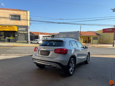 MERCEDES-BENZ GLA 200 1.6 16V 4P CGI STYLE TURBO AUTOM�TICO, Foto 3