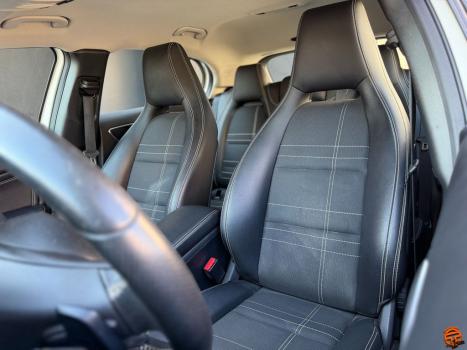 MERCEDES-BENZ GLA 200 1.6 16V 4P CGI STYLE TURBO AUTOM�TICO, Foto 6