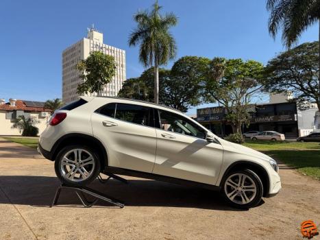 MERCEDES-BENZ GLA 200 1.6 16V 4P FLEX CGI STYLE TURBO AUTOM�TICO, Foto 3